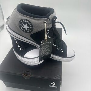 Converse Mid Top Sneakers - Black & Gray Suede Accent
Unisex Mens 9. Women’s 11